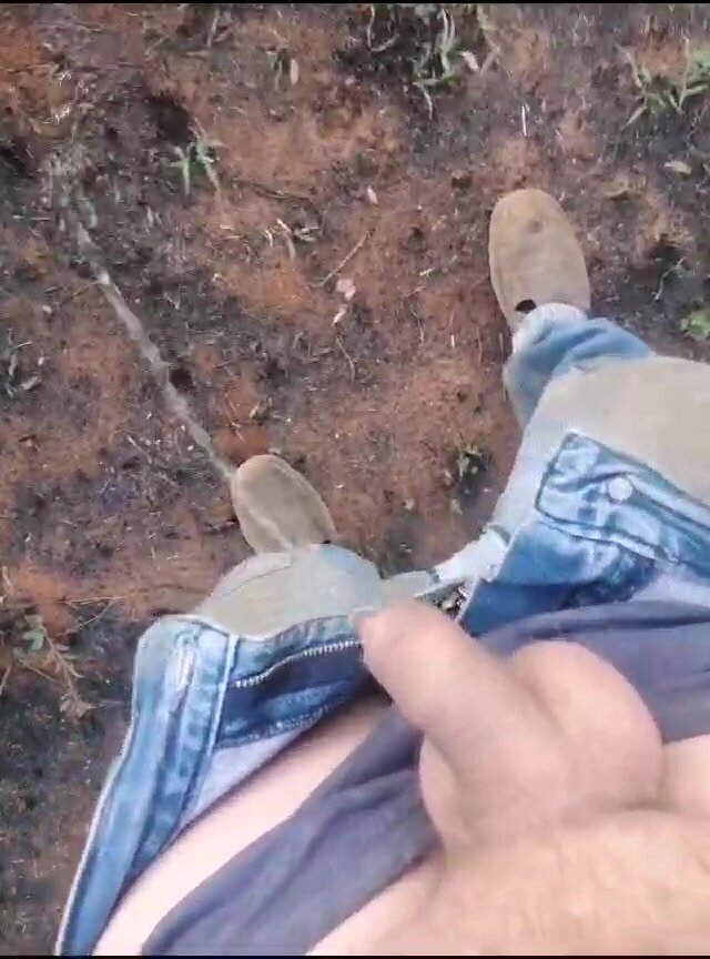 Pissing in the bush - video 2
