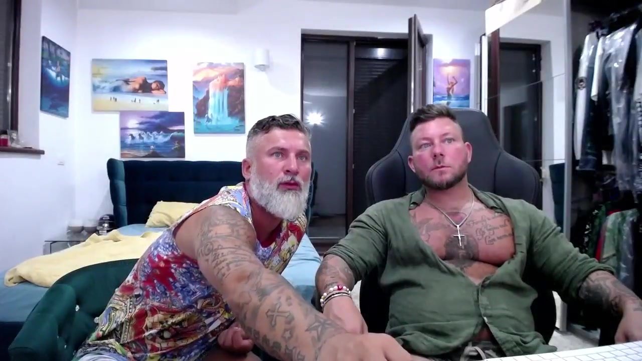 Daddy & Friend Kick Their Feet Up While Bating