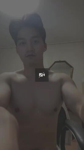 Korean muscle 한국 왕가슴남 (short.ver)