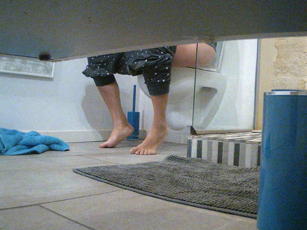 French Girlfriend pooping  1
