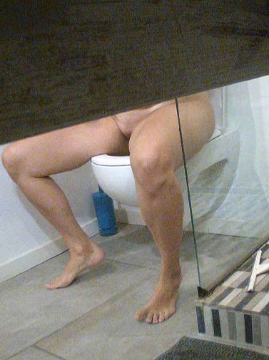 French Girlfriend pooping  2