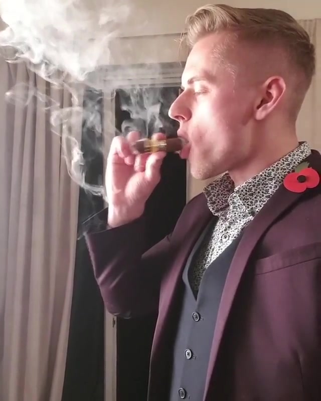 White hottie boy smoking a good cigar
