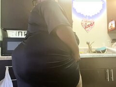 BBW farts, her farts are sloppy wet very sexy