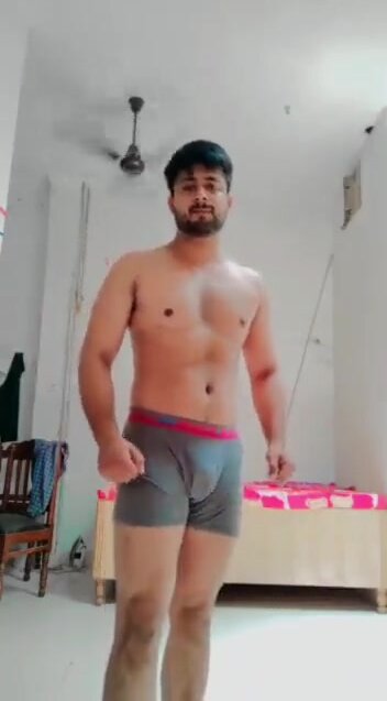 Hot indian guy showing off on VC