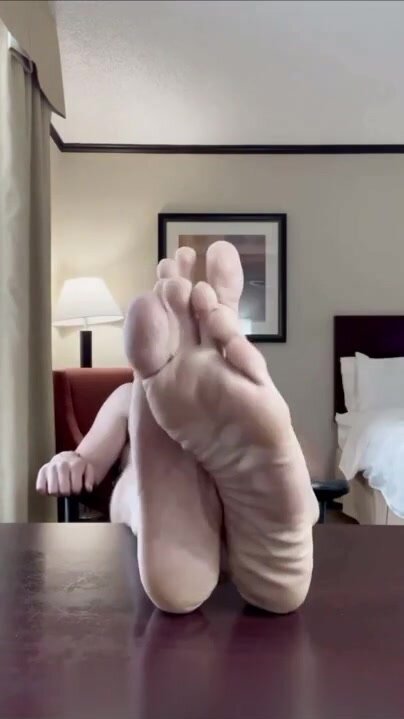 Size 12 young Muscle CashMaster's Feet cumpilation