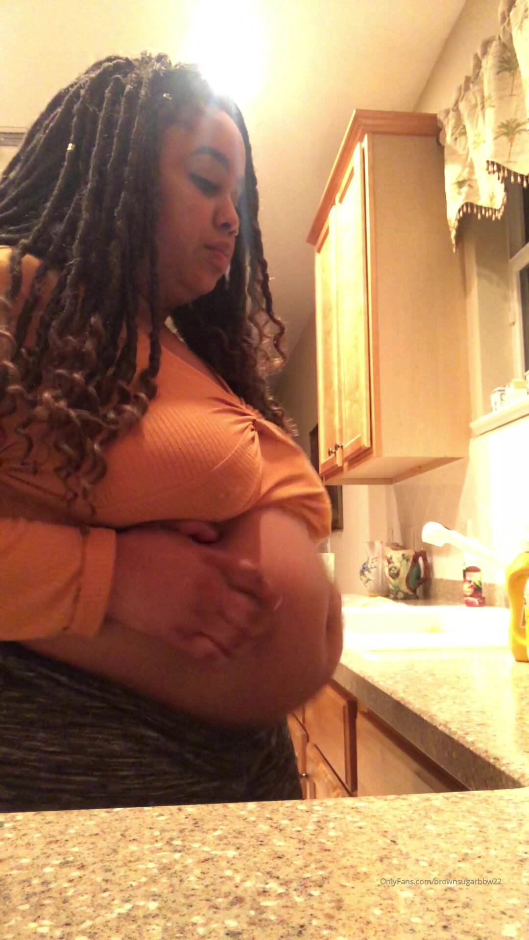 ebony show her big fat belly 6