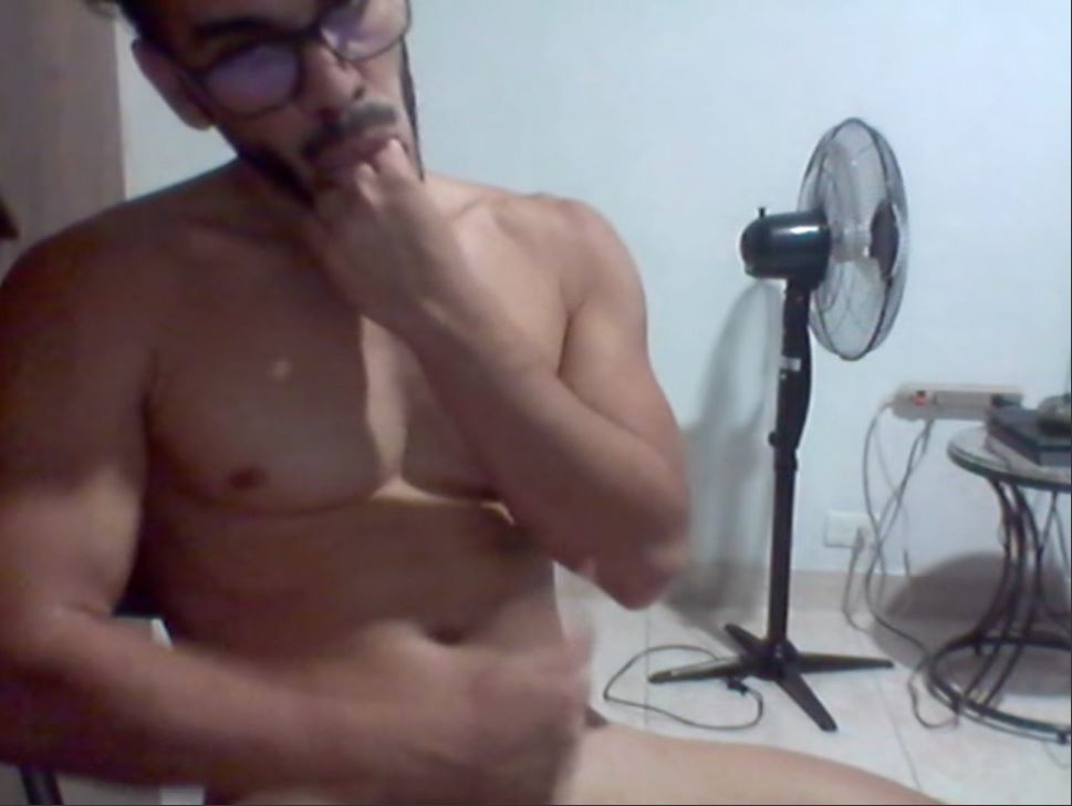 Exposed BAITED hunk SHOWING OFF for "ME" on CAM Preview