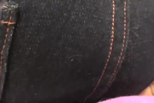 Hannah Cruz jeans fart