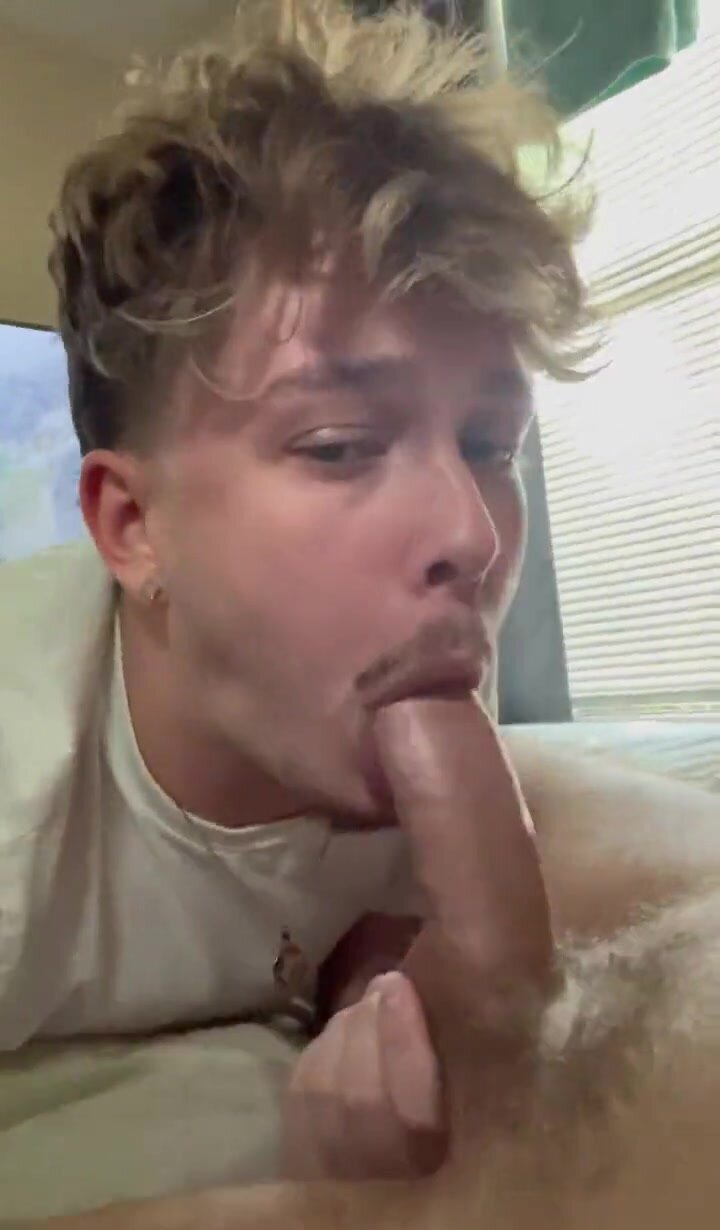 Hot sucker :3