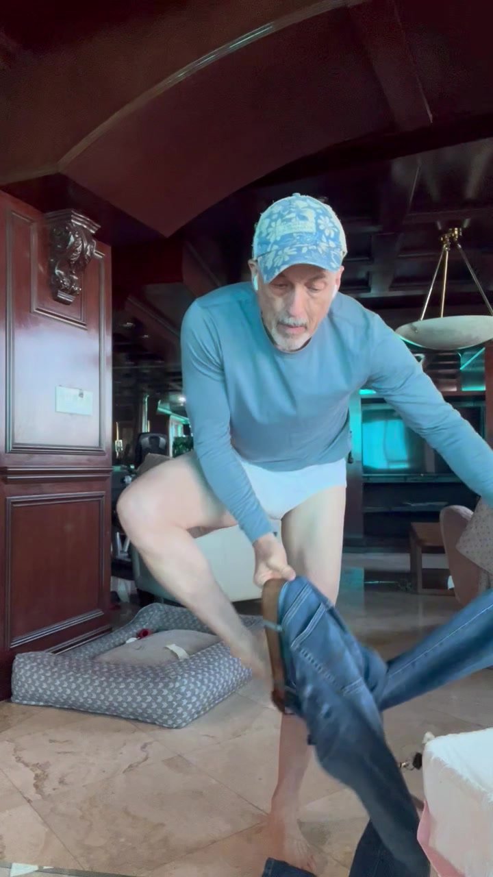 Strip - video 31