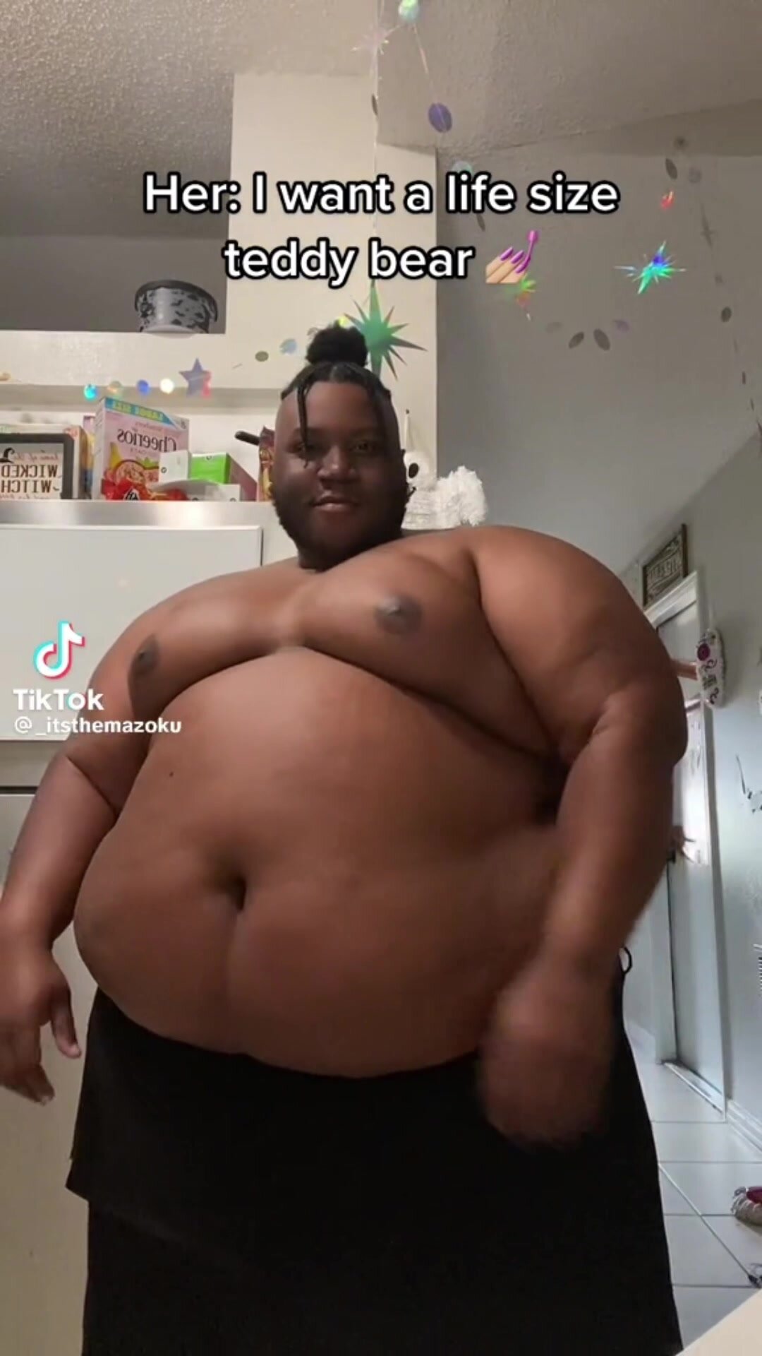 Fat sumo tiktoker shows off his body