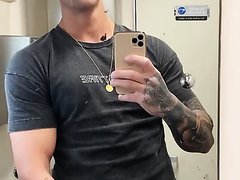 Hot Fit Guy Pissing
