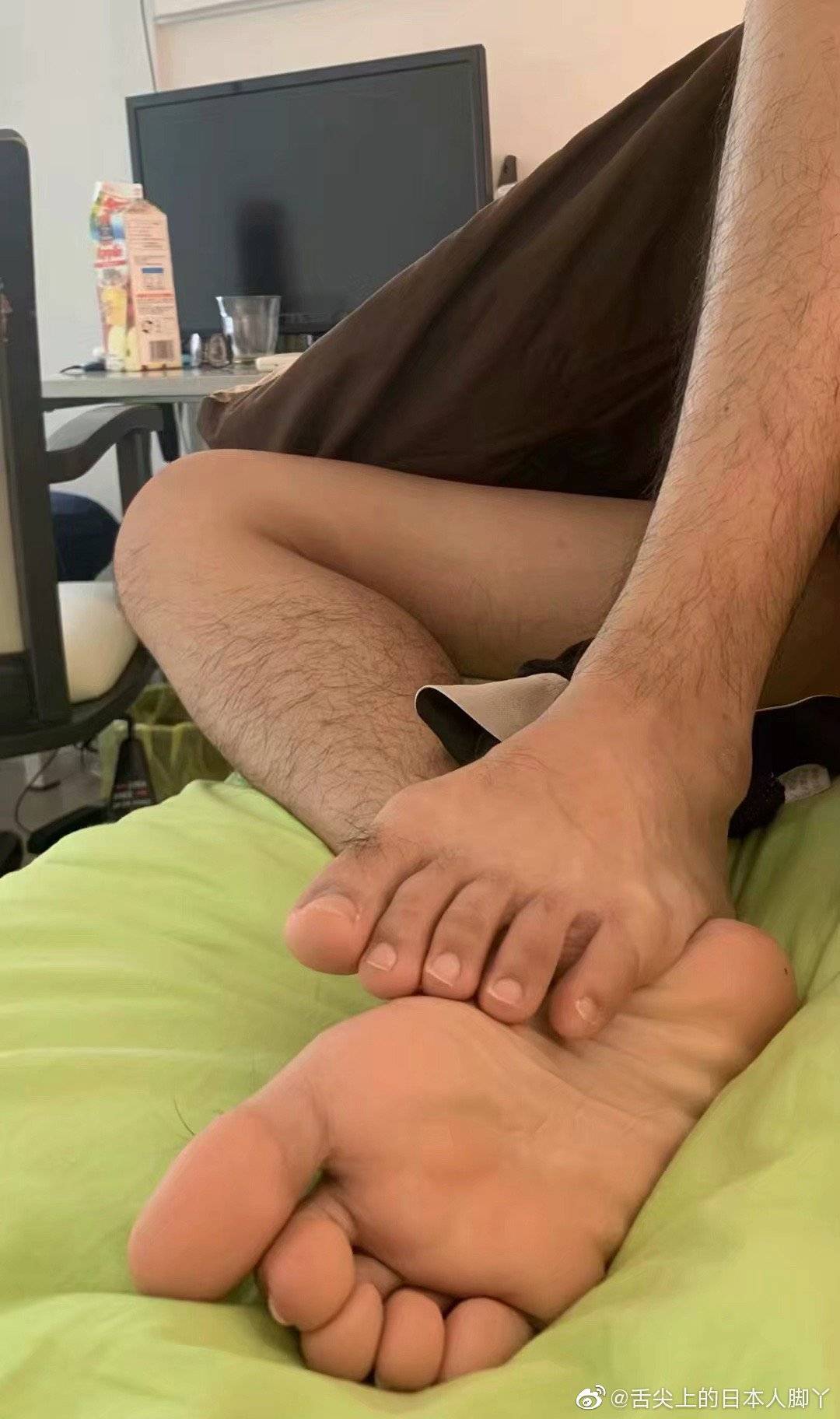 Licking feet boyfriend