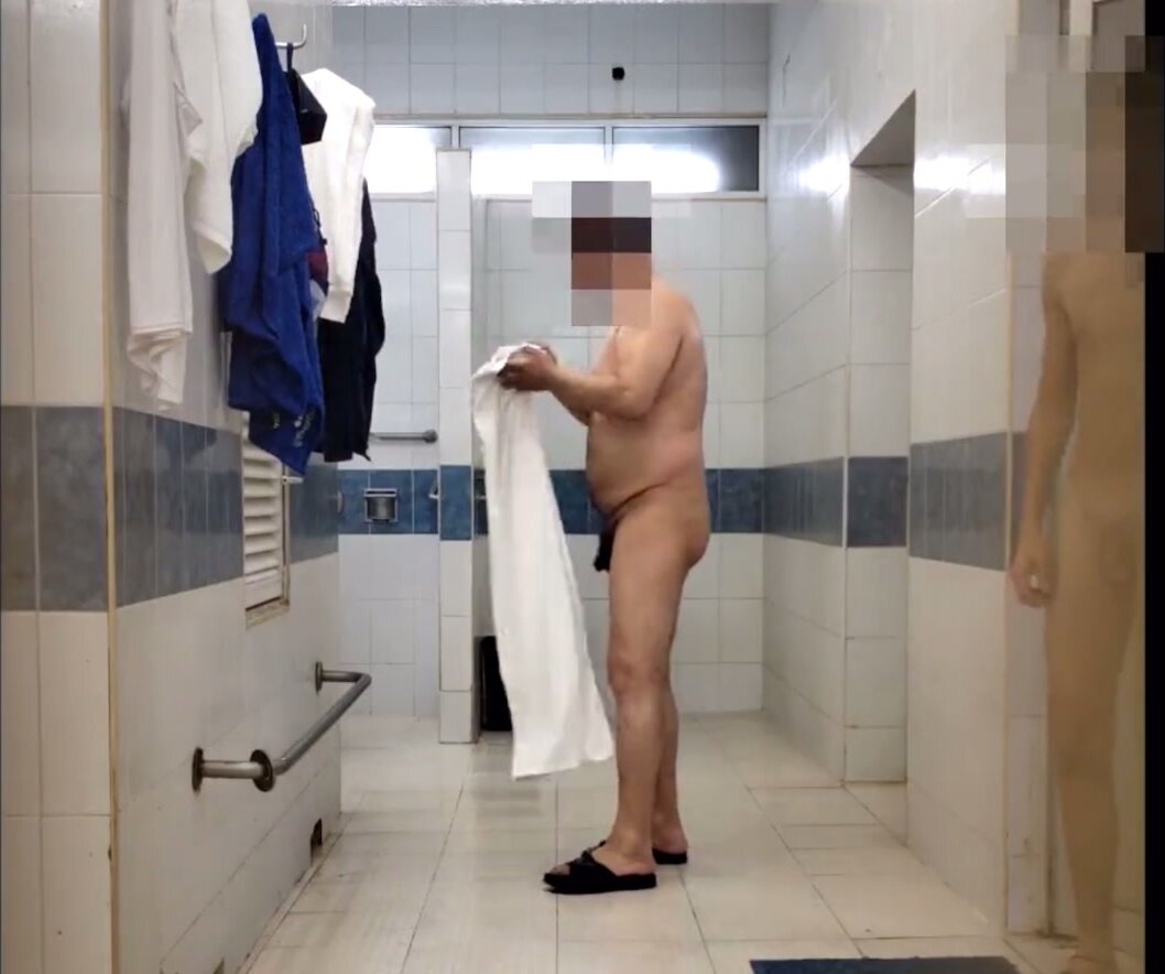 Guys in the shower - video 4