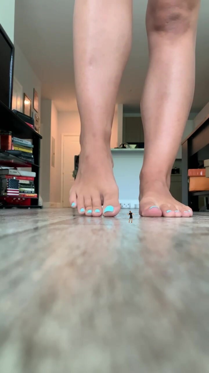 Giantess foot crush - video 3