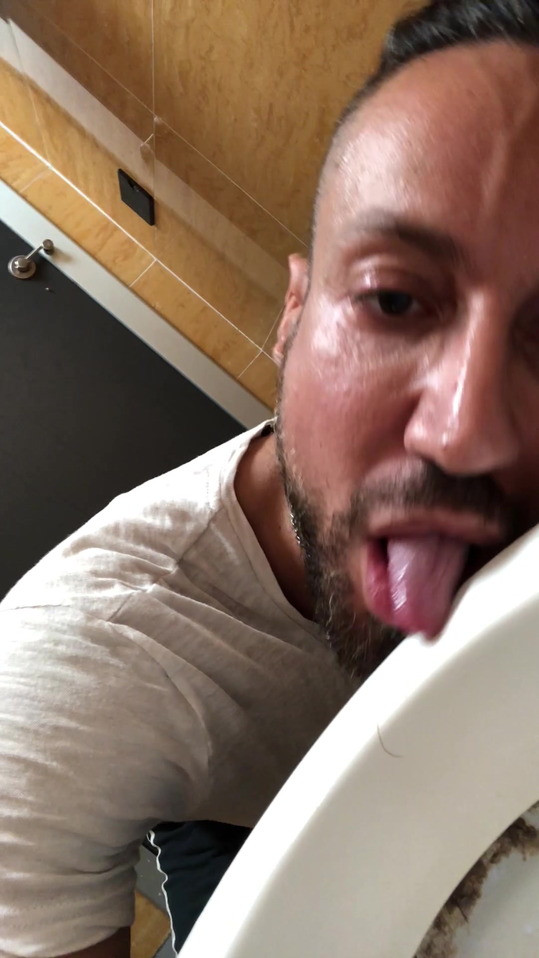 slut showing it loves licking toilets