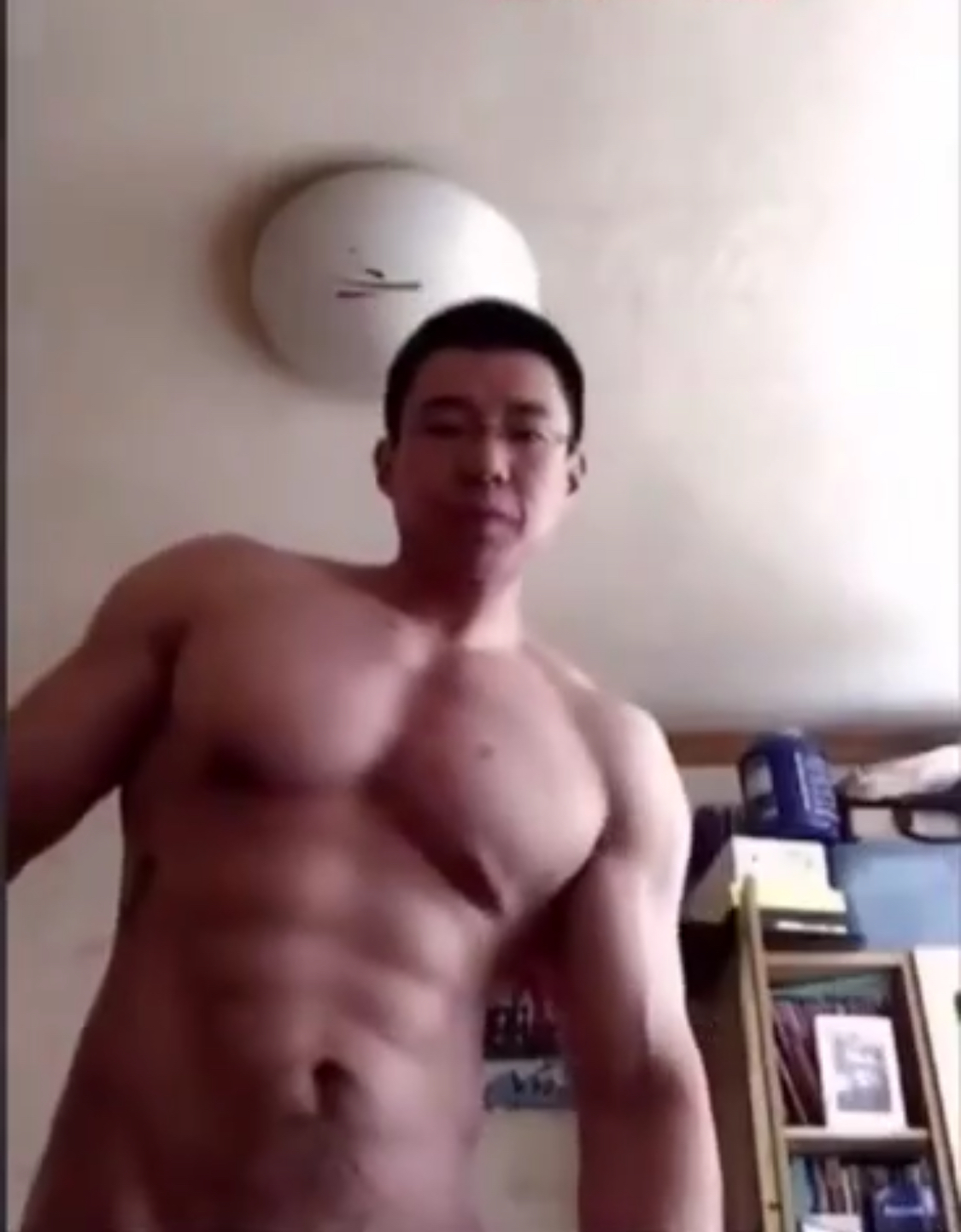 Muscular Asian Daddy - ThisVid.com