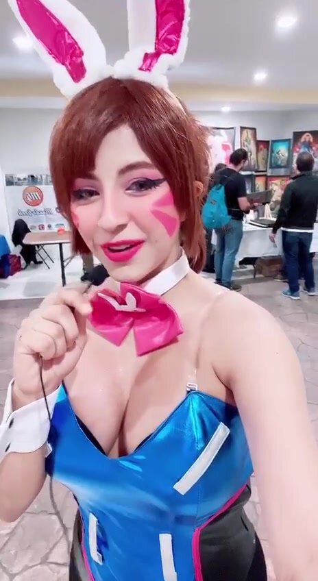 Cosplay Burping