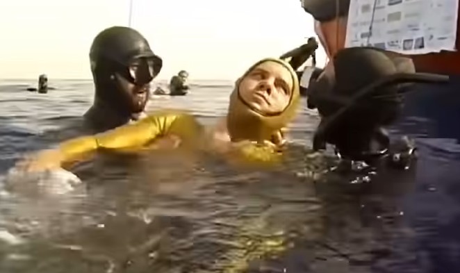 Freediver BLACKOUT at sea !