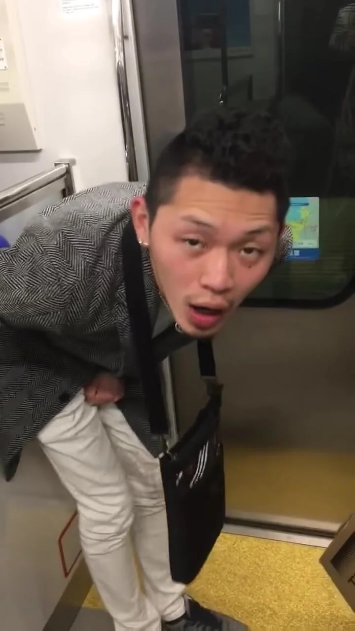 Video: Guy piss desperation on train and wetting - ThisVid.com