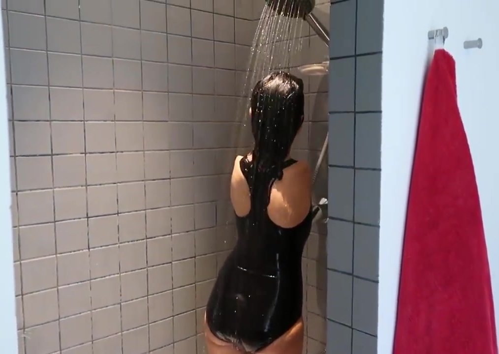armless shower amputee no arms
