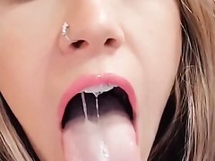Saliva mouth - video 2