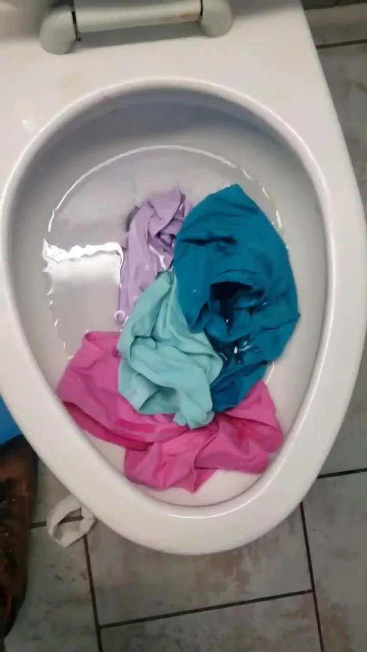 Video: Panty Flush - 4 Panties sucked down the Drain! - ThisVid.com