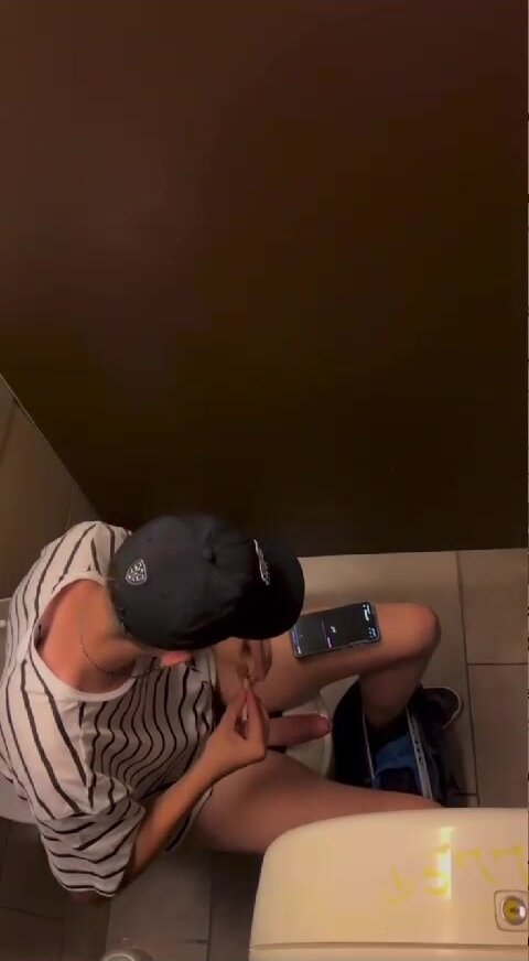 Spying huge cock in public restroom pt1
