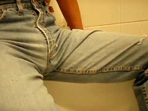 Pissing my jeans - video 10