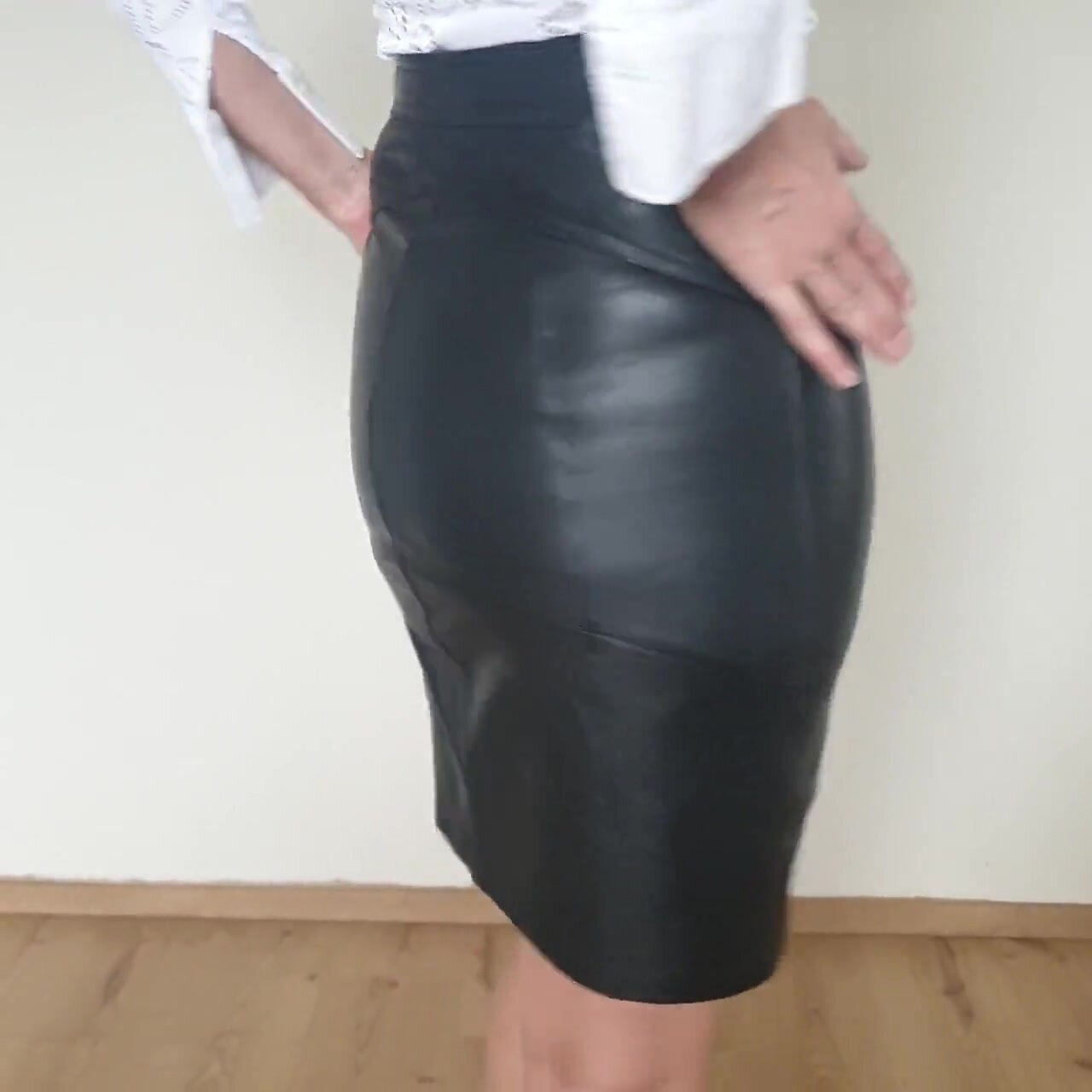leather skirt 1