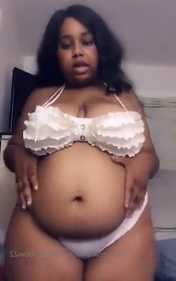 ebony show her big fat belly 0