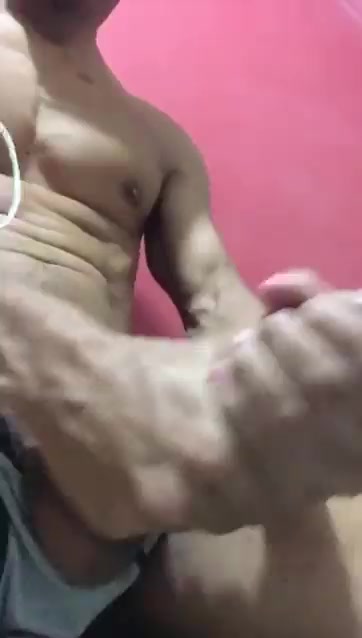 Dotado gozando muito