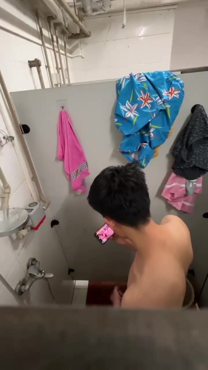 asian shower spy - video 2