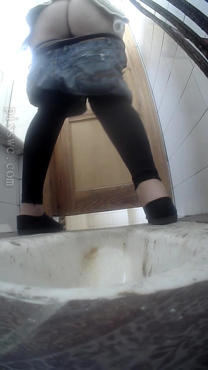 Beautiful Russian girl spy wc pee 387