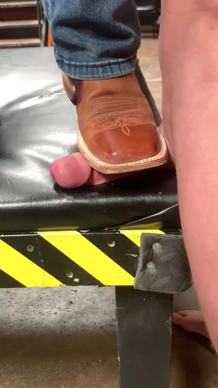 Gay bootjob - ThisVid.com