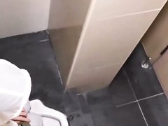 Recording of a bathroom glory hole handy