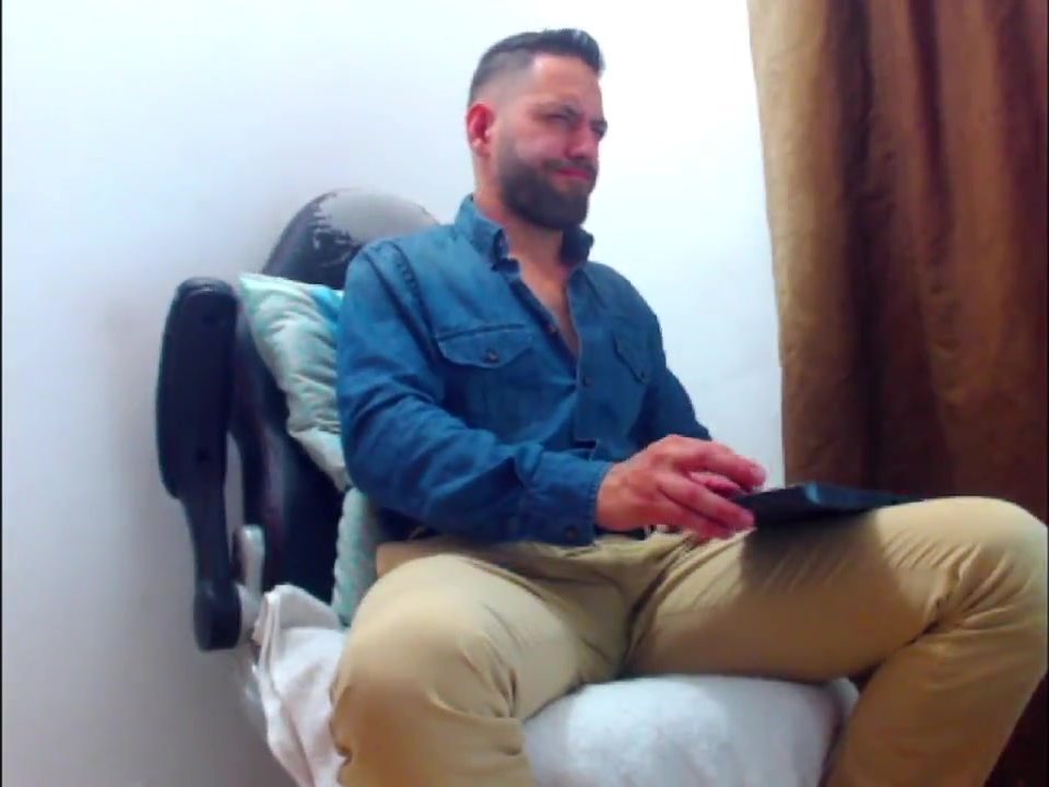 Sexy Hunk Strips, Displays Feet, & Has A Wank