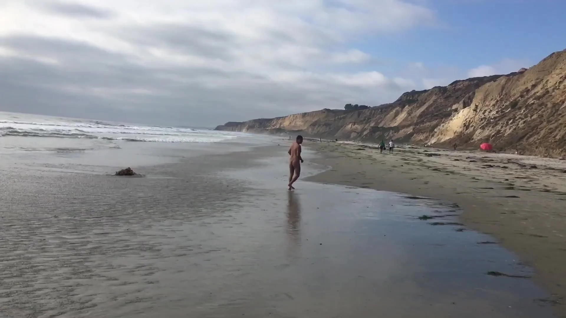 Nudist guys on blacks beach - ThisVid.com em inglês