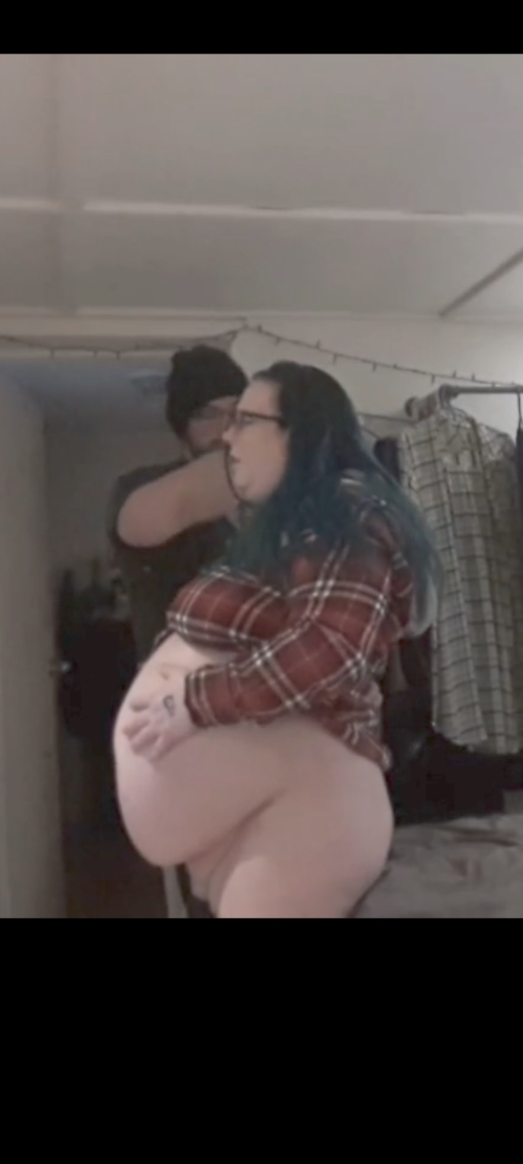 Pregnant woman is inflated by her husband at great risk
