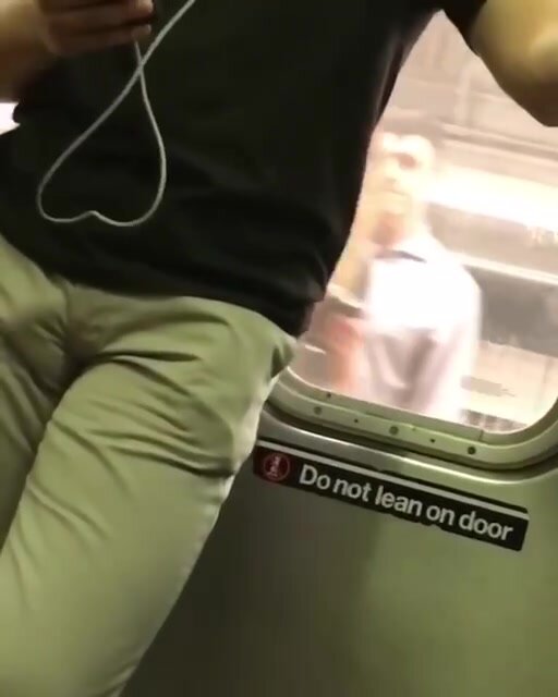 spy subway bulge