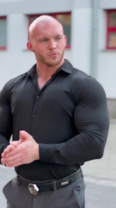 Masculine  Muscle  Master - video 10