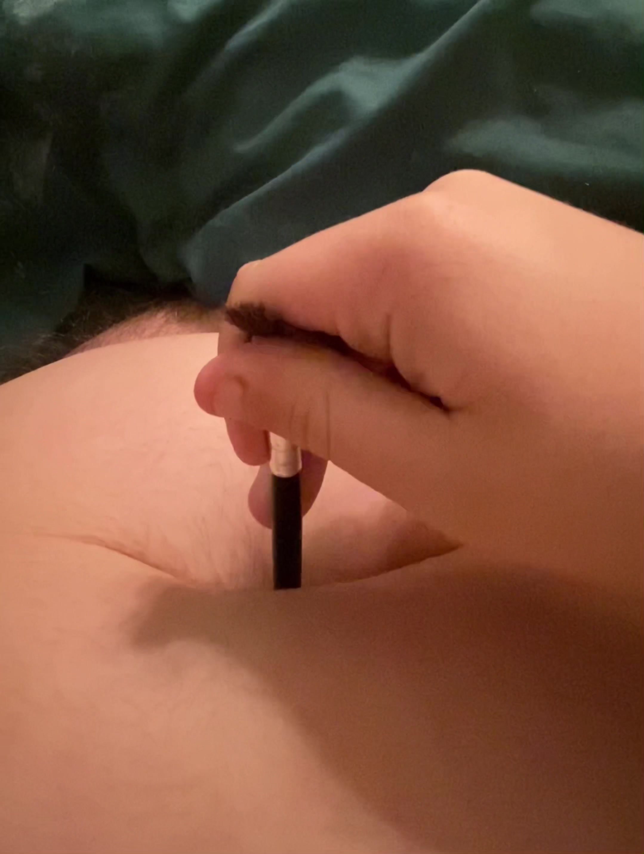 Amateur bellybutton/navel play