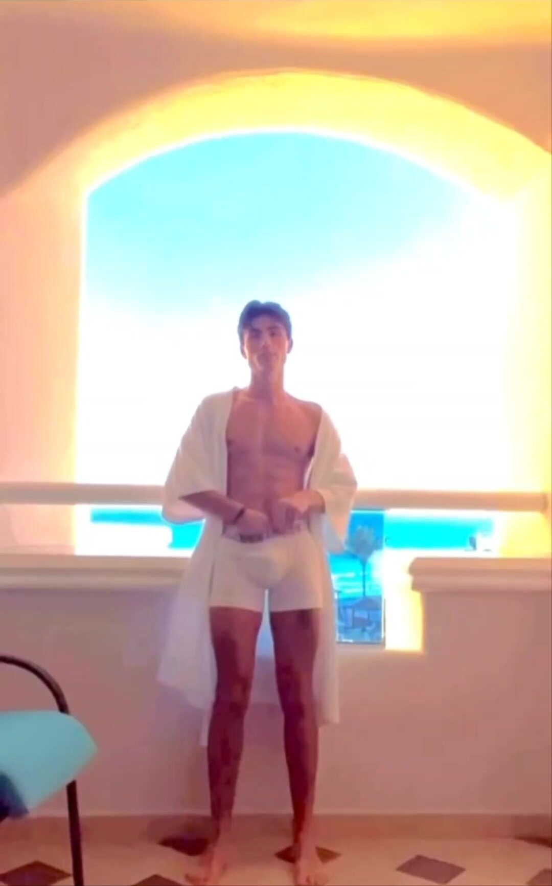 Tiktoker shows off while on vacation