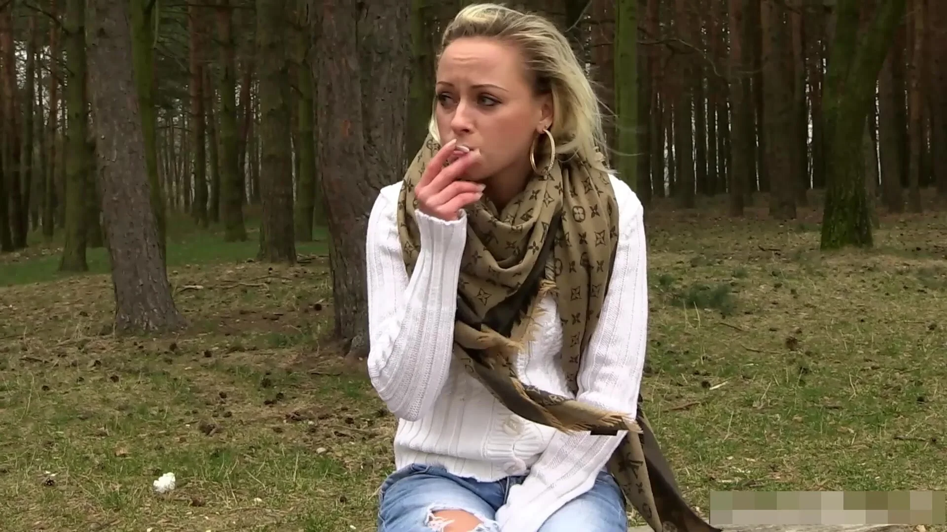 Czech Public Porn Woods - Beautiful Czech girl woods pee 517 - ThisVid.com ä¸­æ–‡