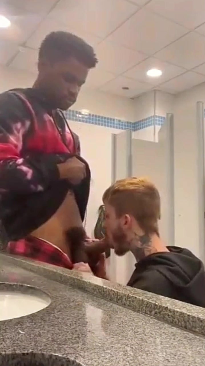 Interracial couple cruising fun