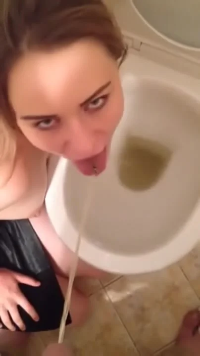 Toilet Girl Drink Pee - ThisVid.com