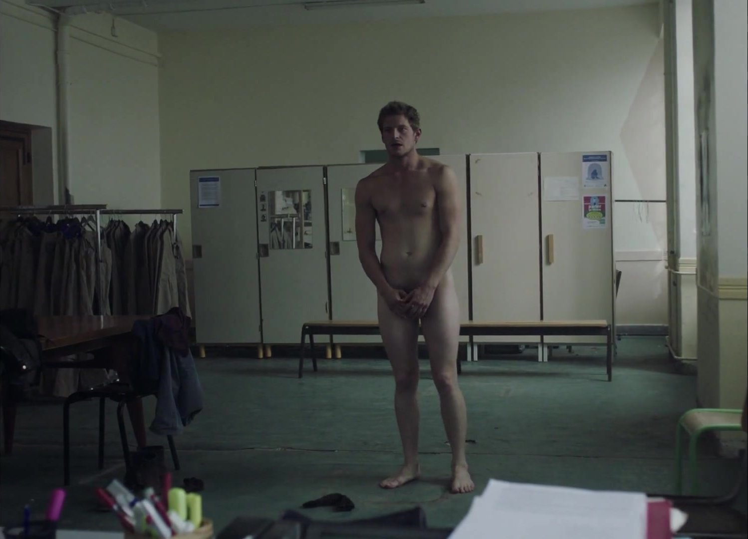 Naked Belgian actor in T0ut v@ bi3n