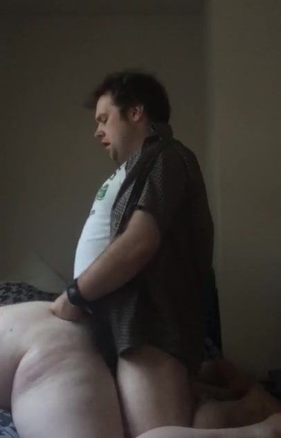 Chubby top adding a load to a cumdump bottom