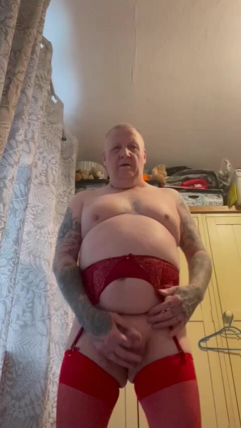 Chub Sissy David Cook Wanks and Cums in Red Spenders