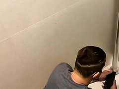 Hot guy farting - video 15